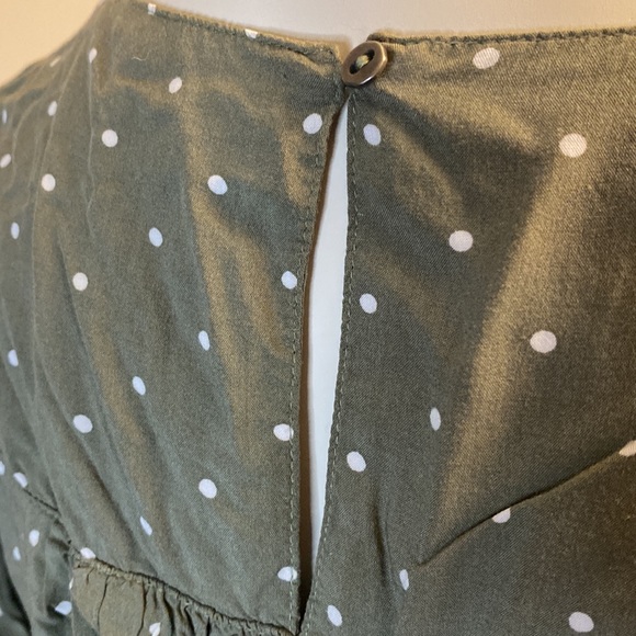 💖 2/$25 Abercrombie & Fitch Knot Front Ruffle Romper - Picture 8 of 9